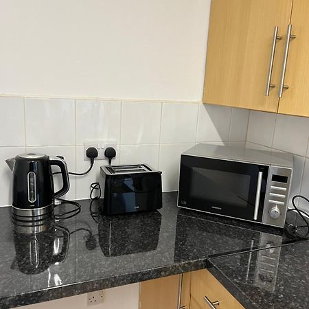 Kettering Service Accomodation 2Brh Freeparking Wifi Smart Tv Tea & Coffee ภายนอก รูปภาพ