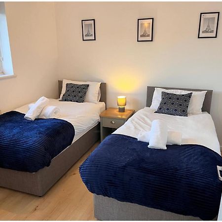 Kettering Service Accomodation 2Brh Freeparking Wifi Smart Tv Tea & Coffee ภายนอก รูปภาพ